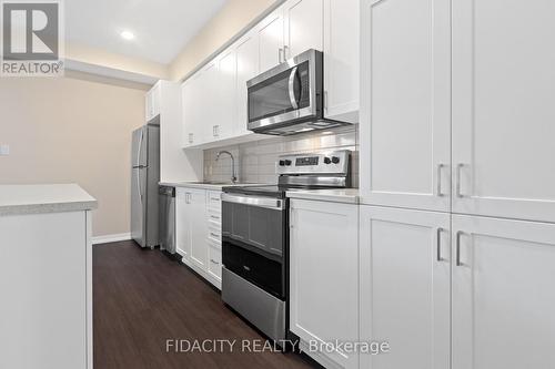 G - 225 Citiplace Drive, Ottawa, ON - Indoor Photo Showing Kitchen