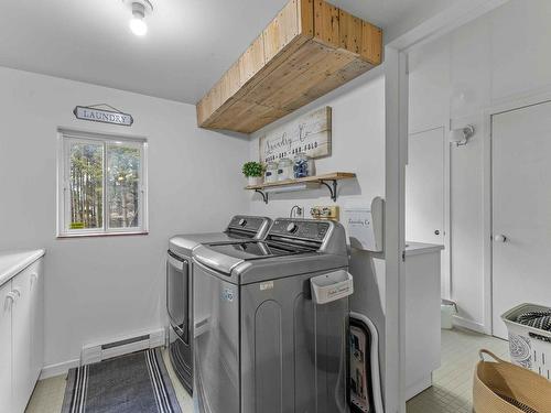 Salle de lavage - 1562 Ch. De La Petite-France, Noyan, QC - Indoor Photo Showing Laundry Room