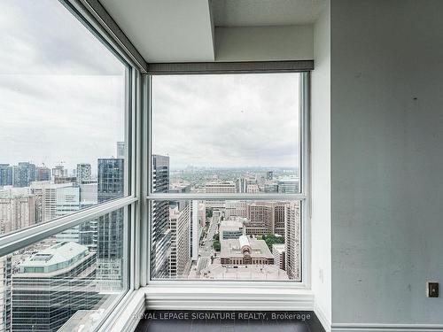 4210-386 Yonge St, Toronto, ON - Indoor Photo Showing Other Room