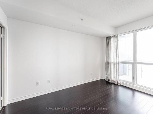 4210-386 Yonge St, Toronto, ON - Indoor Photo Showing Other Room