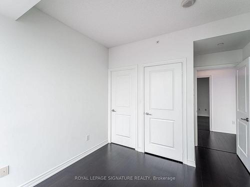 4210-386 Yonge St, Toronto, ON - Indoor Photo Showing Other Room