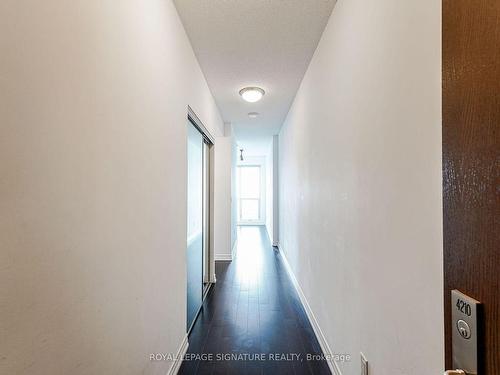 4210-386 Yonge St, Toronto, ON - Indoor Photo Showing Other Room