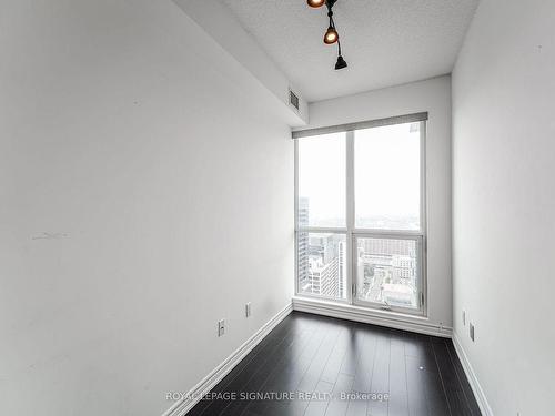 4210-386 Yonge St, Toronto, ON - Indoor Photo Showing Other Room