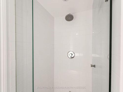 4210-386 Yonge St, Toronto, ON - Indoor Photo Showing Bathroom