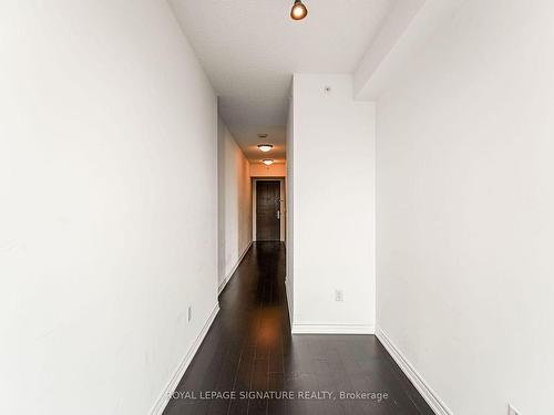 4210-386 Yonge St, Toronto, ON - Indoor Photo Showing Other Room