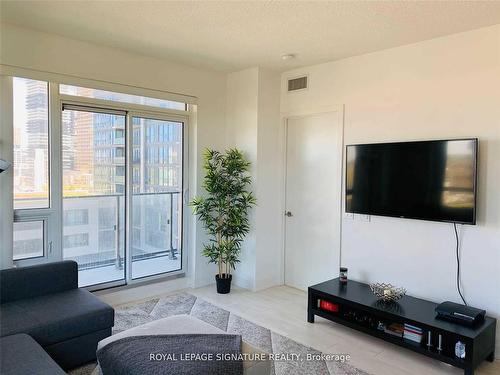 1108-2212 Lake Shore Blvd, Toronto, ON - Indoor Photo Showing Living Room