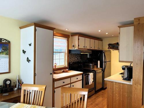 Kitchen - 33 Ch. Larochelle, Saint-Claude, QC - Indoor Photo Showing Kitchen