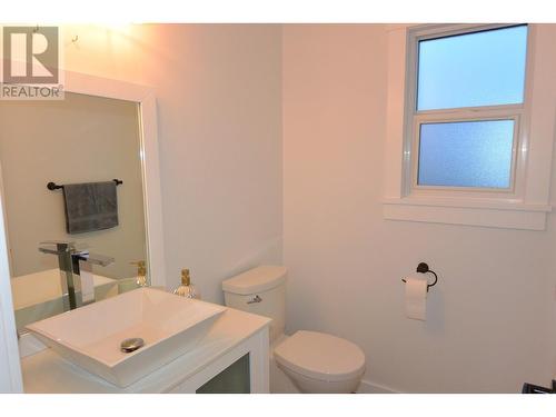 3237 Third Avenue, Smithers, BC - Indoor Photo Showing Bathroom