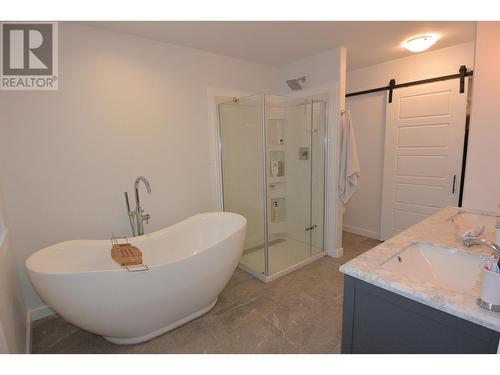 3237 Third Avenue, Smithers, BC - Indoor Photo Showing Bathroom