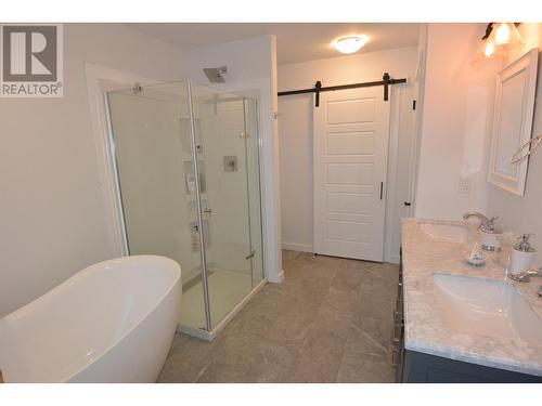 3237 Third Avenue, Smithers, BC - Indoor Photo Showing Bathroom