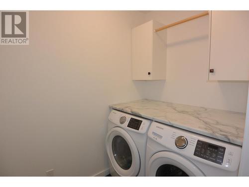 3237 Third Avenue, Smithers, BC - Indoor Photo Showing Laundry Room