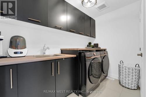 2 - 675 Victoria Road N, Guelph, ON - Indoor Photo Showing Laundry Room