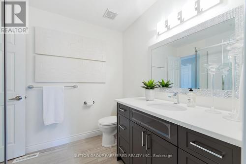 18 - 93 Pine Valley Gate, London, ON - Indoor Photo Showing Bathroom