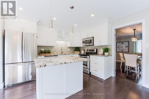 18 - 93 Pine Valley Gate, London, ON - Indoor Photo Showing Kitchen With Upgraded Kitchen