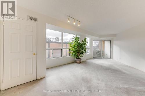 201 - 897 Sheppard Avenue W, Toronto, ON - Indoor Photo Showing Other Room