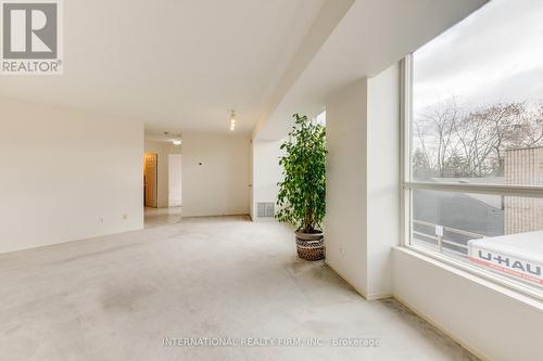 201 - 897 Sheppard Avenue W, Toronto, ON - Indoor Photo Showing Other Room