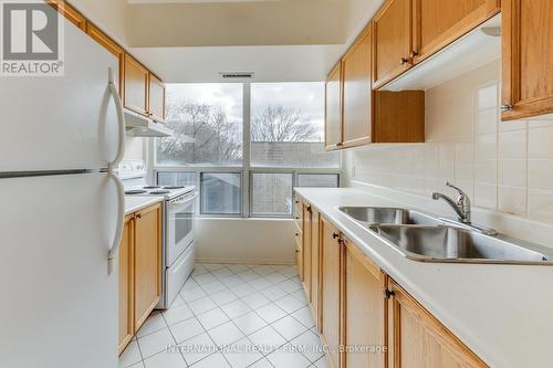 201 - 897 Sheppard Avenue W, Toronto, ON - Indoor Photo Showing Bathroom