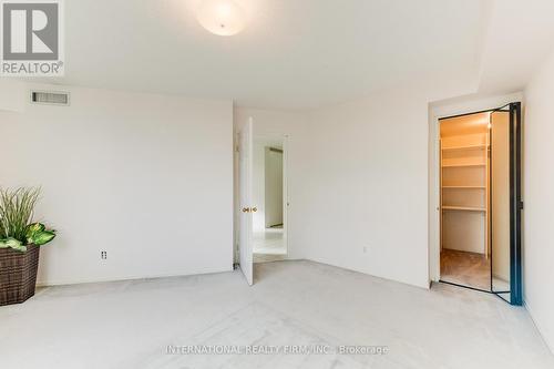 201 - 897 Sheppard Avenue W, Toronto, ON - Indoor Photo Showing Other Room