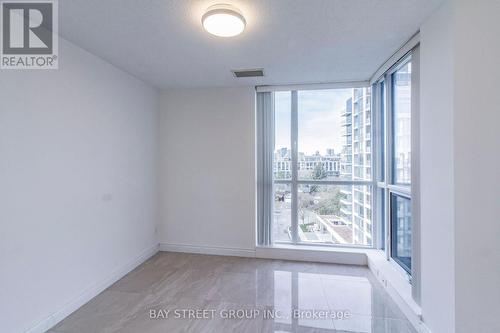 813 - 2885 Bayview Avenue, Toronto, ON - Indoor Photo Showing Other Room