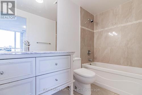 813 - 2885 Bayview Avenue, Toronto, ON - Indoor Photo Showing Bathroom