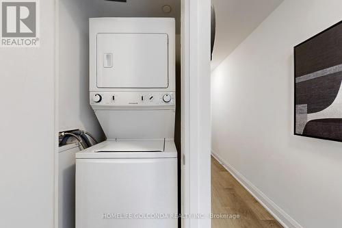 618 - 160 Vanderhoof Avenue, Toronto, ON - Indoor Photo Showing Laundry Room