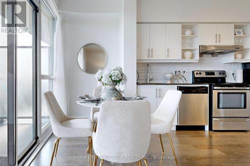 618 - 160 Vanderhoof Avenue, Toronto, ON - Indoor Photo Showing Kitchen With Stainless Steel Kitchen