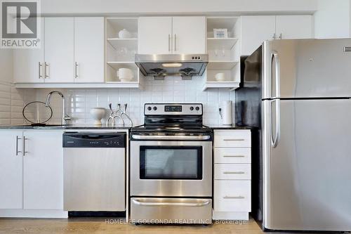 618 - 160 Vanderhoof Avenue, Toronto, ON - Indoor Photo Showing Kitchen With Stainless Steel Kitchen With Upgraded Kitchen