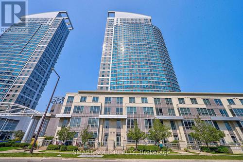 2307 - 38 Lee Centre Drive, Toronto, ON - Outdoor With Facade