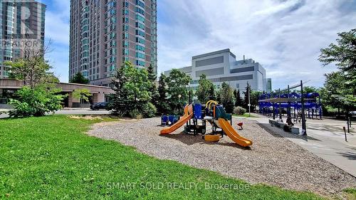 2307 - 38 Lee Centre Drive, Toronto, ON - Outdoor