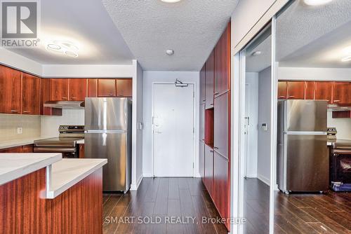 2307 - 38 Lee Centre Drive, Toronto, ON - Indoor Photo Showing Kitchen With Stainless Steel Kitchen