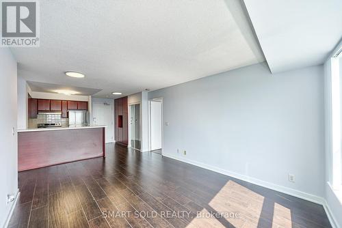 2307 - 38 Lee Centre Drive, Toronto, ON - Indoor Photo Showing Kitchen