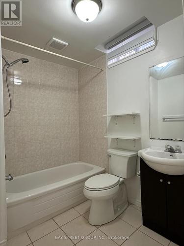 12 Marcus Crescent, Markham, ON - Indoor Photo Showing Bathroom