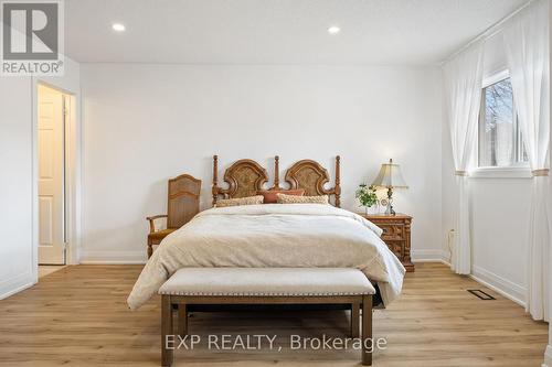 465 Bartholomew Drive, Newmarket, ON - Indoor Photo Showing Bedroom