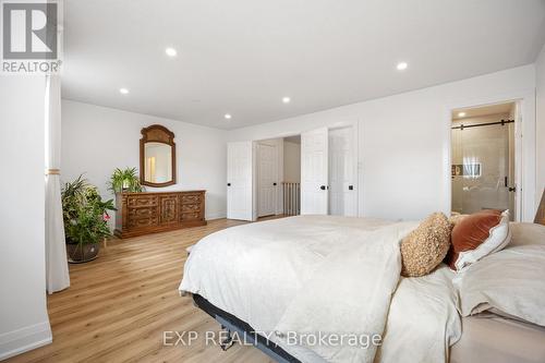 465 Bartholomew Drive, Newmarket, ON - Indoor Photo Showing Bedroom