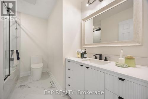 465 Bartholomew Drive, Newmarket, ON - Indoor Photo Showing Bathroom