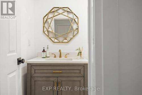 465 Bartholomew Drive, Newmarket, ON -  Photo Showing Bathroom