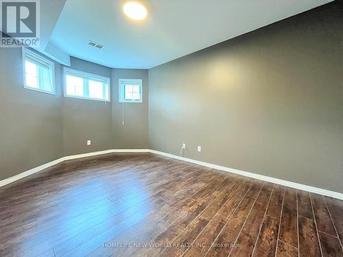 5 Golden Eagle Way, Barrie, ON - Indoor Photo Showing Other Room