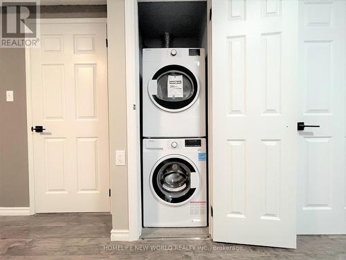 5 Golden Eagle Way, Barrie, ON - Indoor Photo Showing Laundry Room