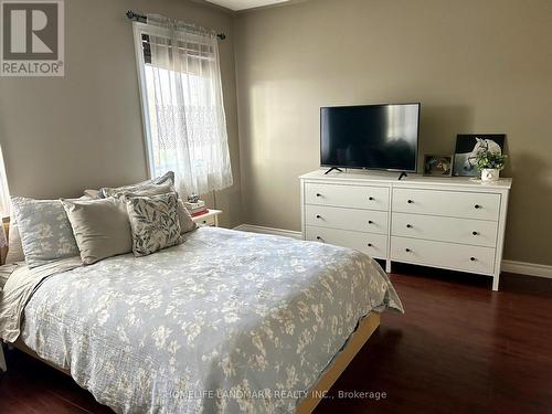 2097 White Dove Circle, Oakville, ON - Indoor Photo Showing Bedroom