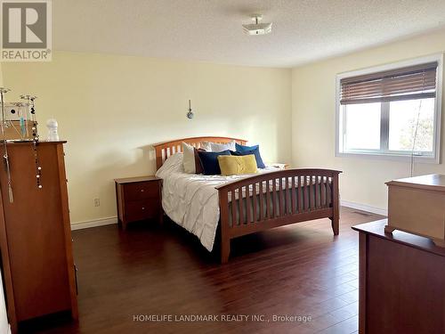 2097 White Dove Circle, Oakville, ON - Indoor Photo Showing Bedroom