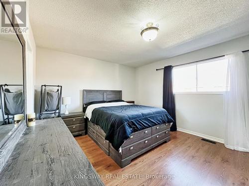 3931 Stoneham Way, Mississauga, ON - Indoor Photo Showing Bedroom