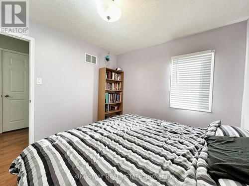 3931 Stoneham Way, Mississauga, ON - Indoor Photo Showing Bedroom