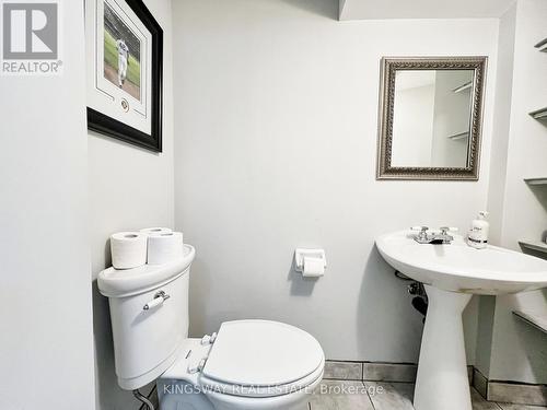 3931 Stoneham Way, Mississauga, ON - Indoor Photo Showing Bathroom