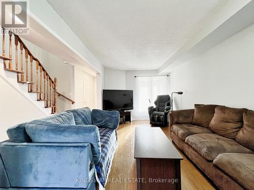 3931 Stoneham Way, Mississauga, ON - Indoor Photo Showing Living Room