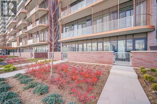 105 - 220 Missinnihe Way, Mississauga, ON - Outdoor