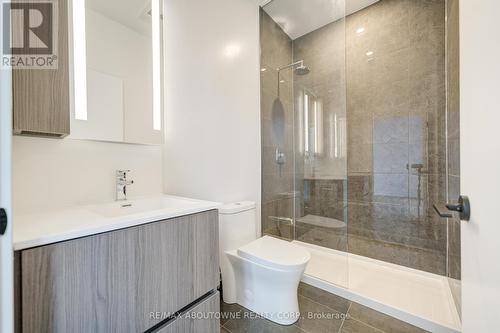 105 - 220 Missinnihe Way, Mississauga, ON - Indoor Photo Showing Bathroom