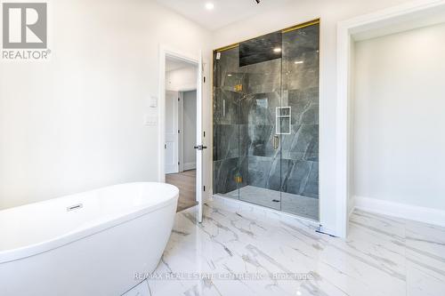 256 Mountain Road, Grimsby, ON - Indoor Photo Showing Bathroom