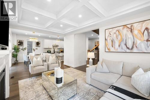 5 Cattail Crescent, Hamilton, ON - Indoor Photo Showing Living Room