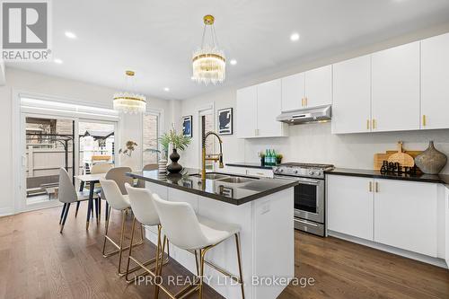 5 Cattail Crescent, Hamilton, ON - Indoor Photo Showing Kitchen With Upgraded Kitchen