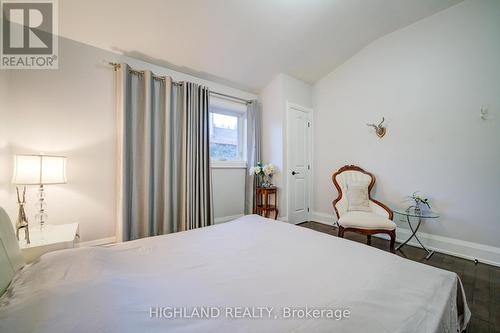 1453 Falconridge Court, Mississauga, ON - Indoor Photo Showing Bedroom